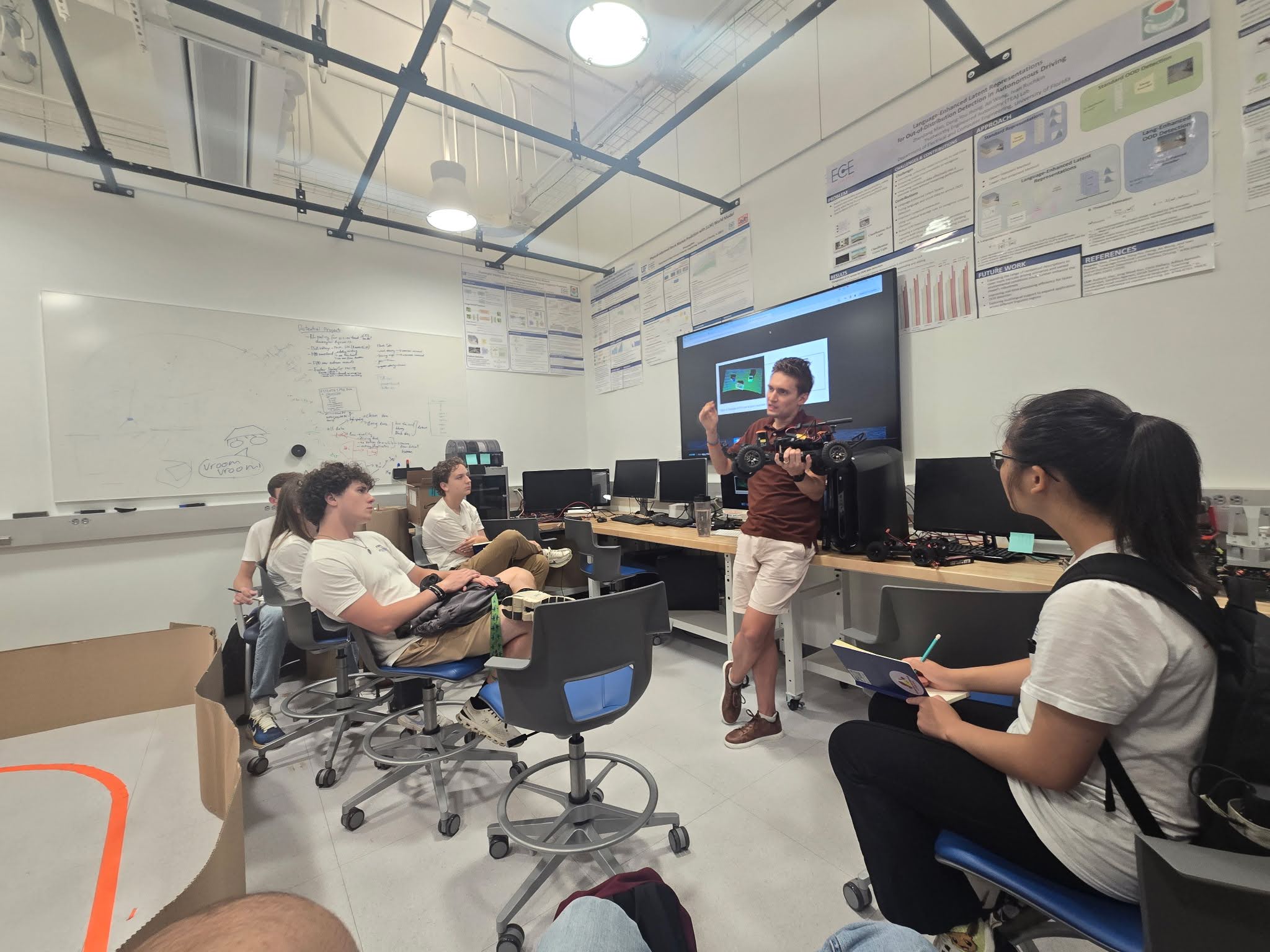 TEA Lab hosts incoming freshmen